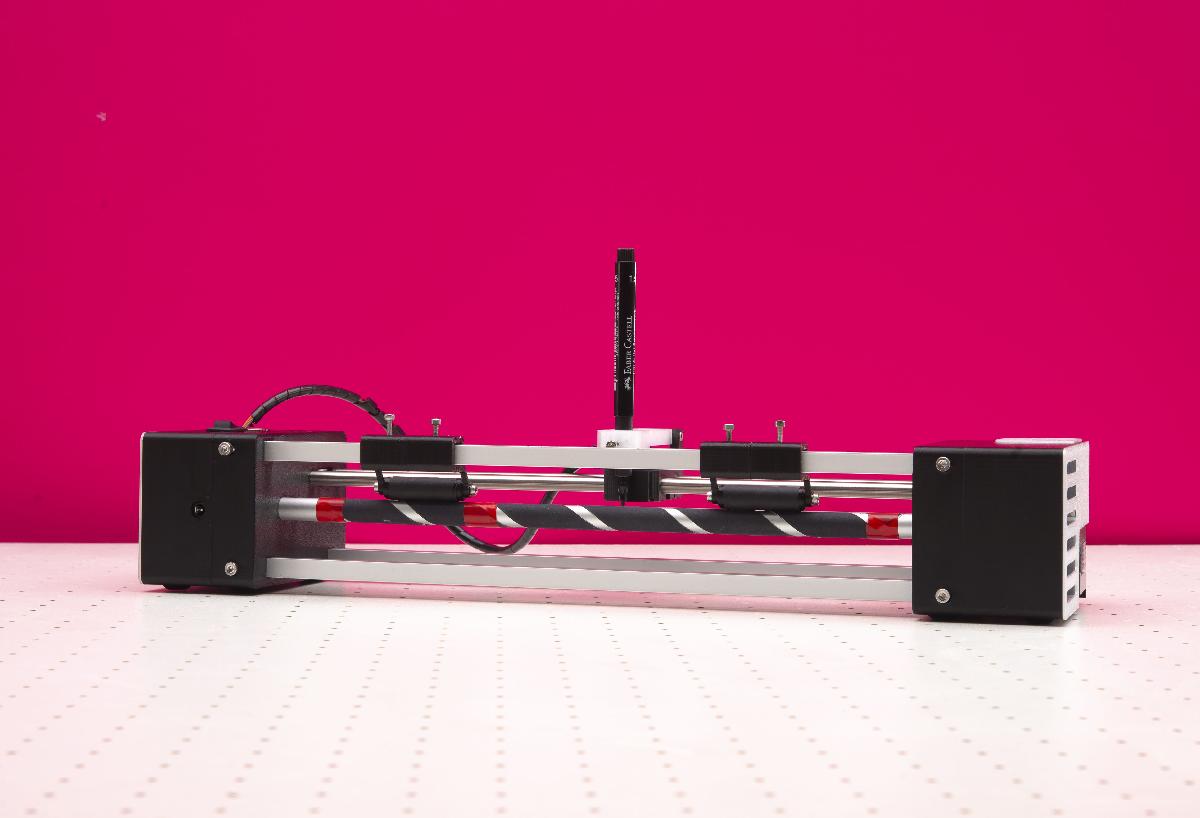 Plotter de caneta escalavel   Tao grande quanto voce precisar!