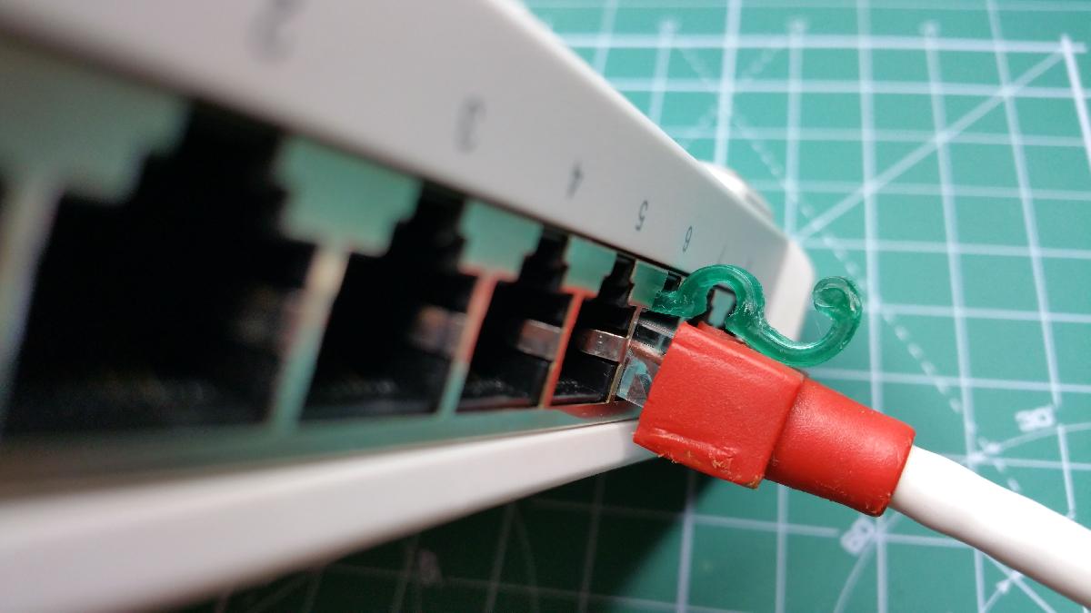 Reparo da aba de travamento quebrada do plugue Ethernet (RJ45)
