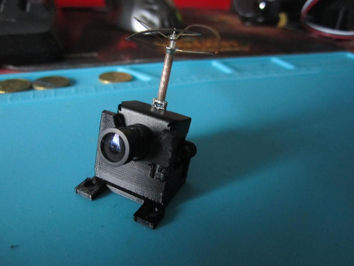 Camera fpv mini mount_eachine_ef 01 e versao de 15 graus.