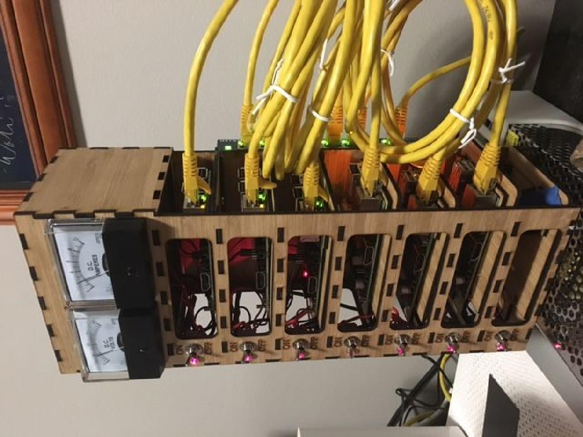 Cluster de Raspberry Pi cortado a laser