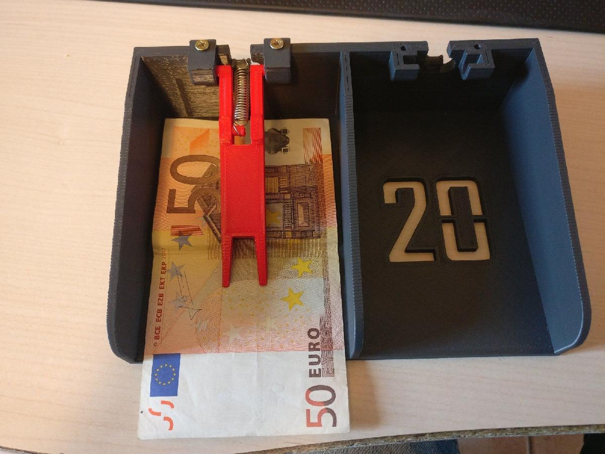 Gaveta de dinheiro com clipes para cedulas