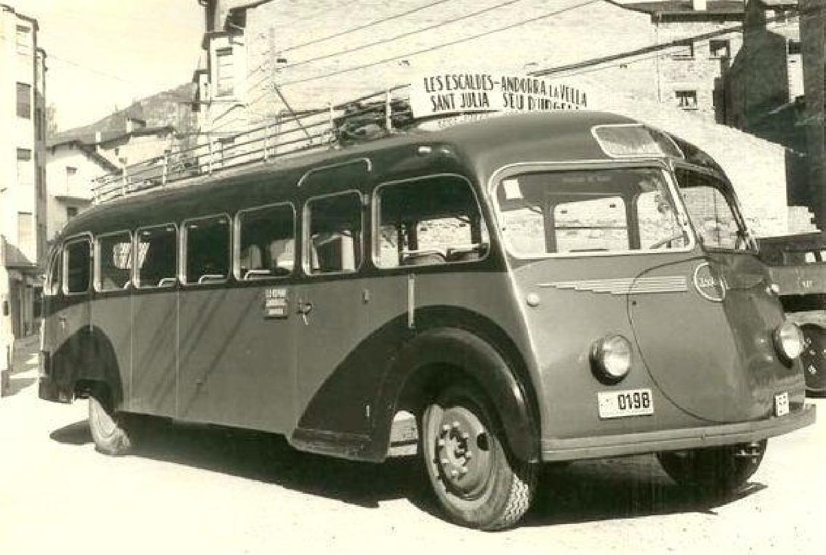 Isobloc W240 1938 / Gar Wood Aerocoach 1936