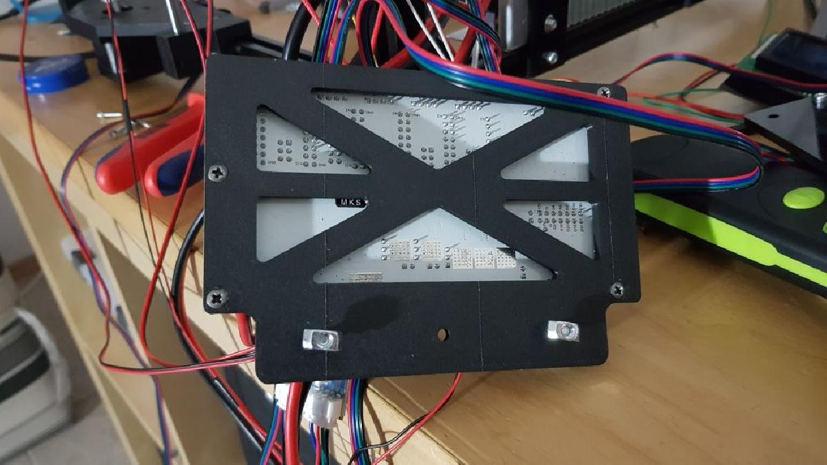 Suporte de Placa MKS RUMBA com Alivio de Tensao para extrusoes 2020