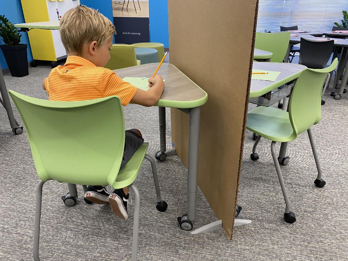 Pes para criar telas divisorias de COVID 19