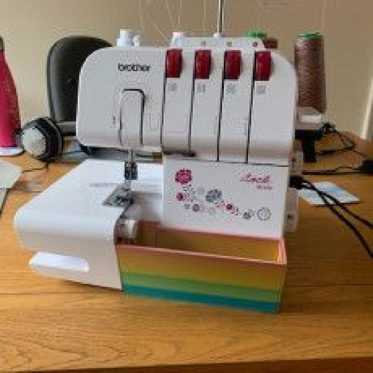 Corte de aparas para overlock Brother M343d