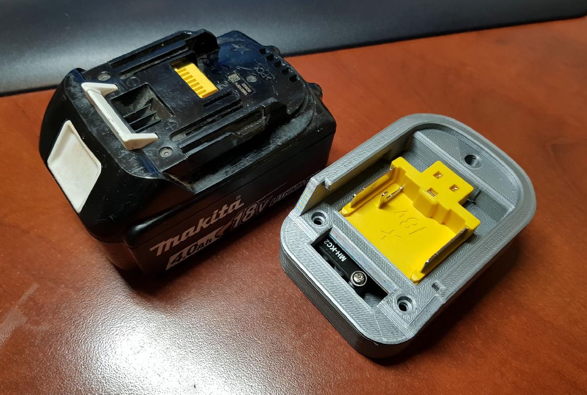 Carregador powerbank USB 18V LXC Makita com QuickCharge QC3