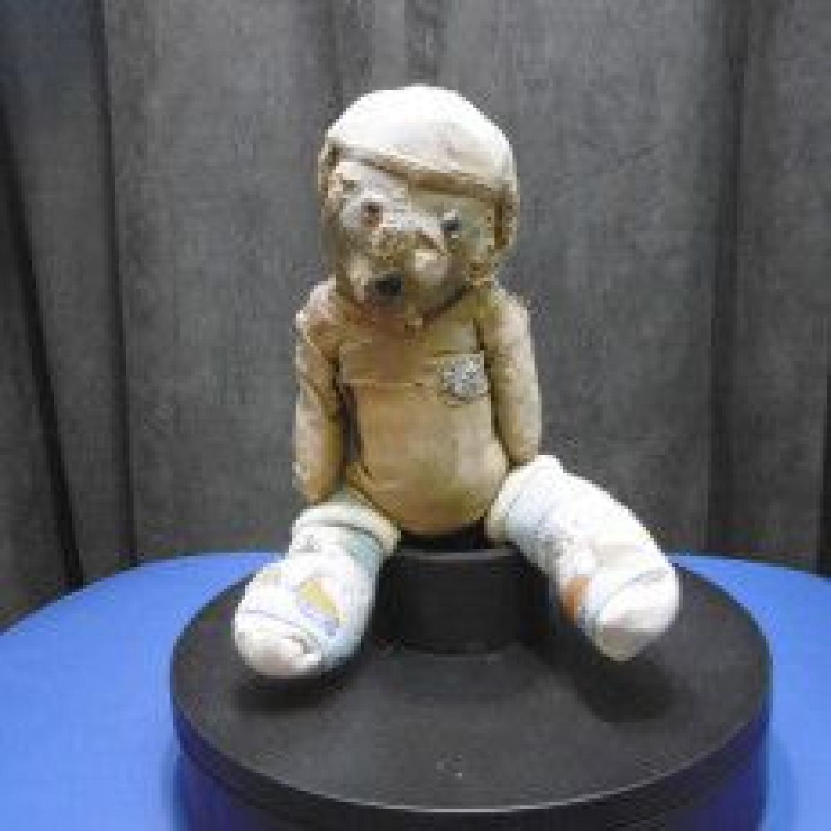 O urso de pelucia Black Nose 1957