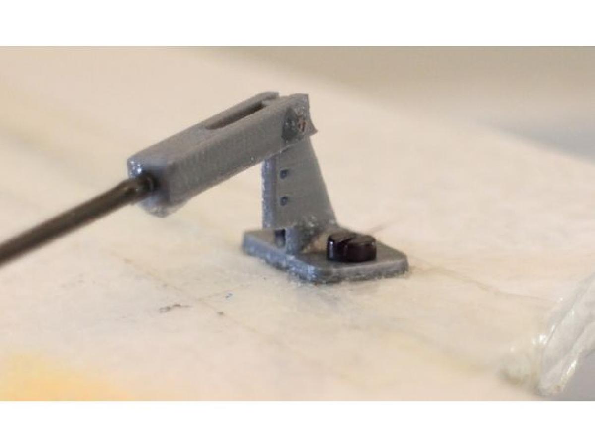 Conectores de pushrod de servo e ganchos de superficie de controle