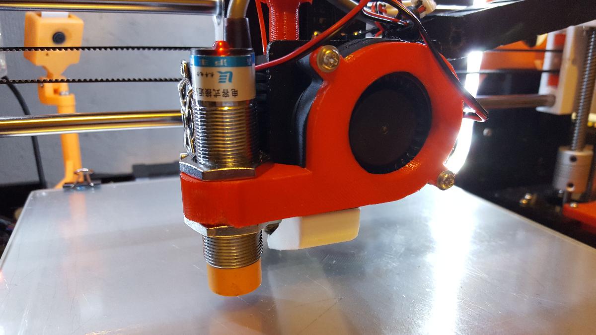 Suporte do Sensor do Ventilador Frontal Anet A8 18 mm