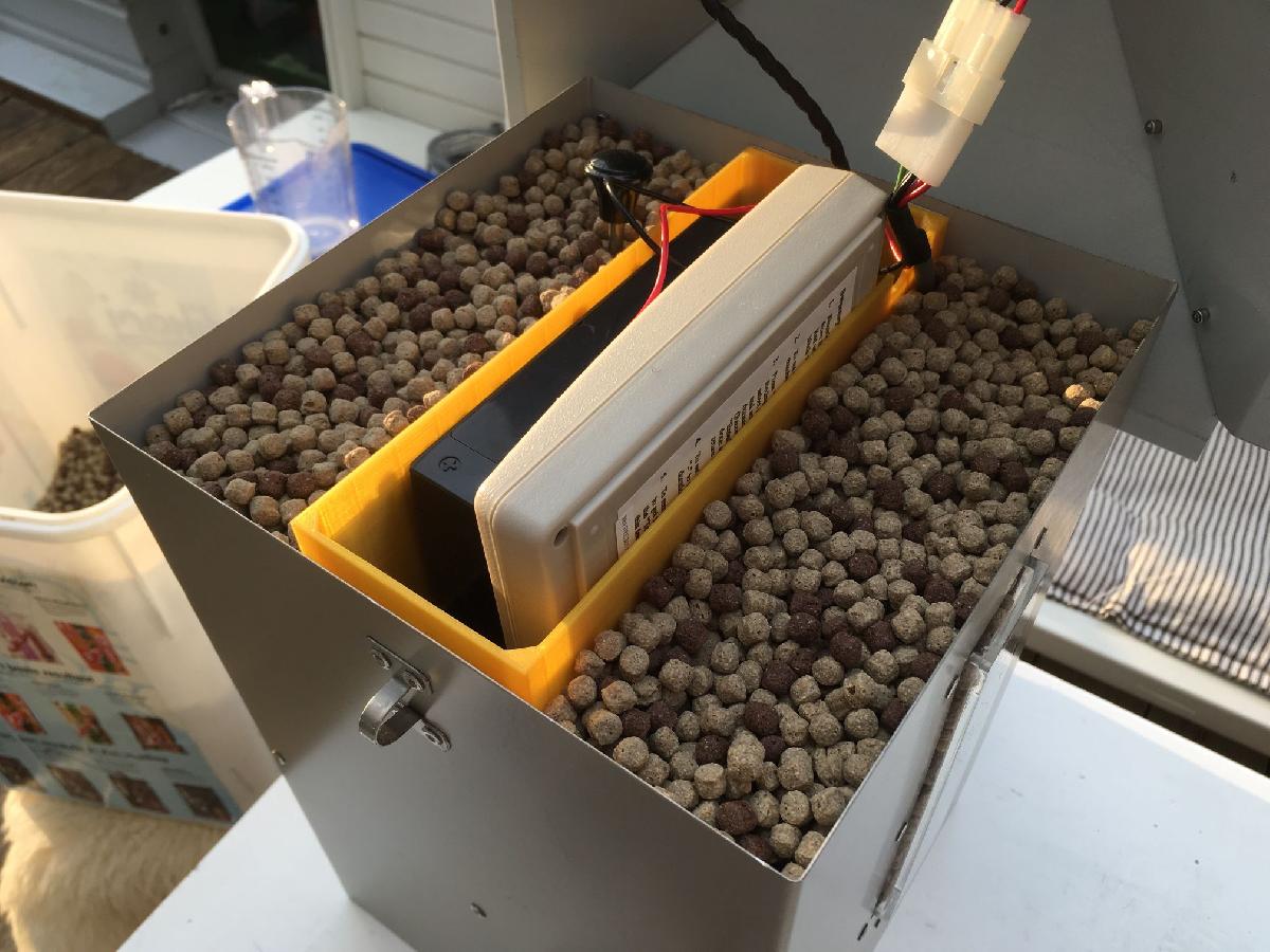 Alimentador automatico de peixes Koi Sweeney