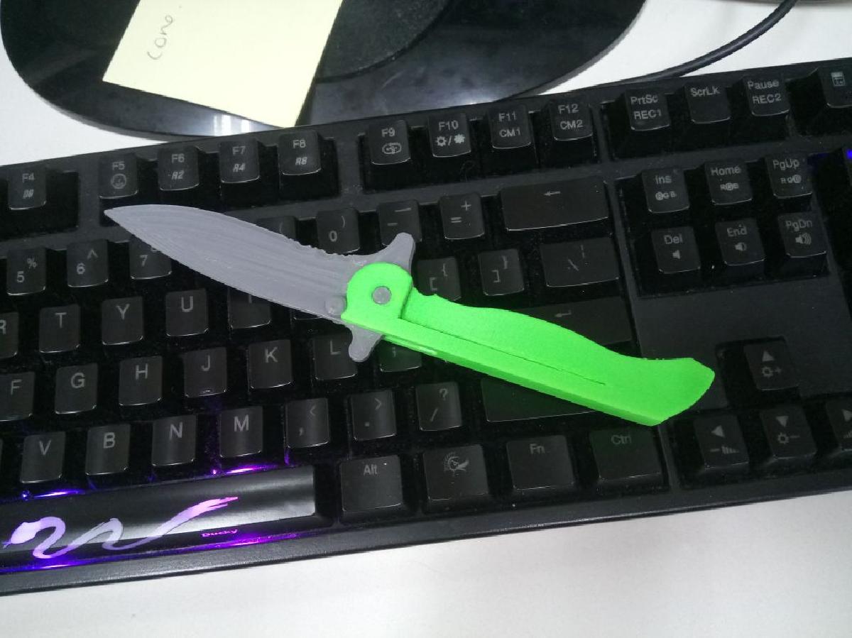replica de trava de quadro CRKT M21 10KSF