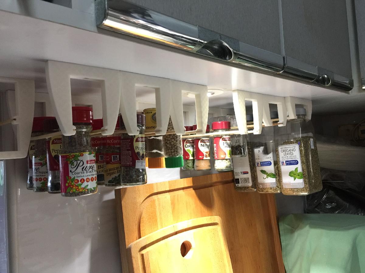 Prateleira de temperos (suspensa)
