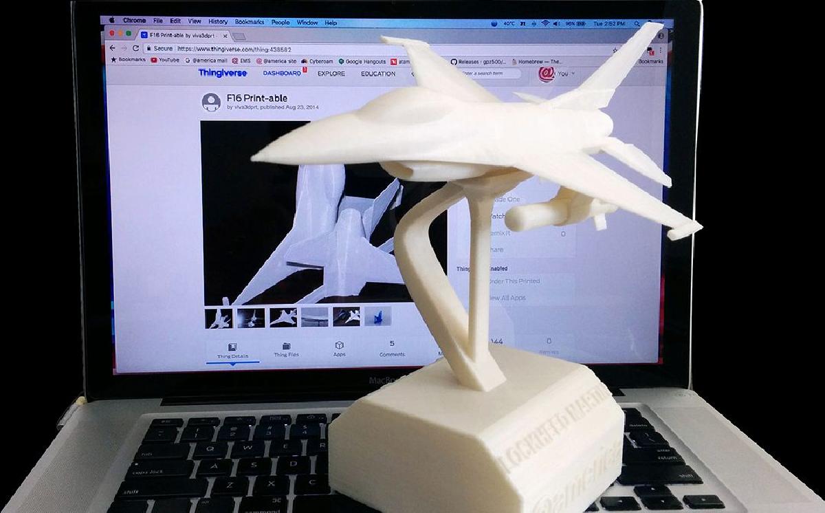 Foguete e Base F16