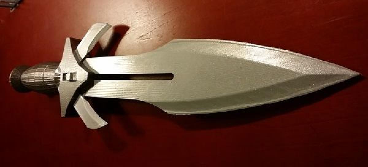 Faca Klingon Daq Tahg modificada por MrGundam por SCVette para impressao com Star Trek