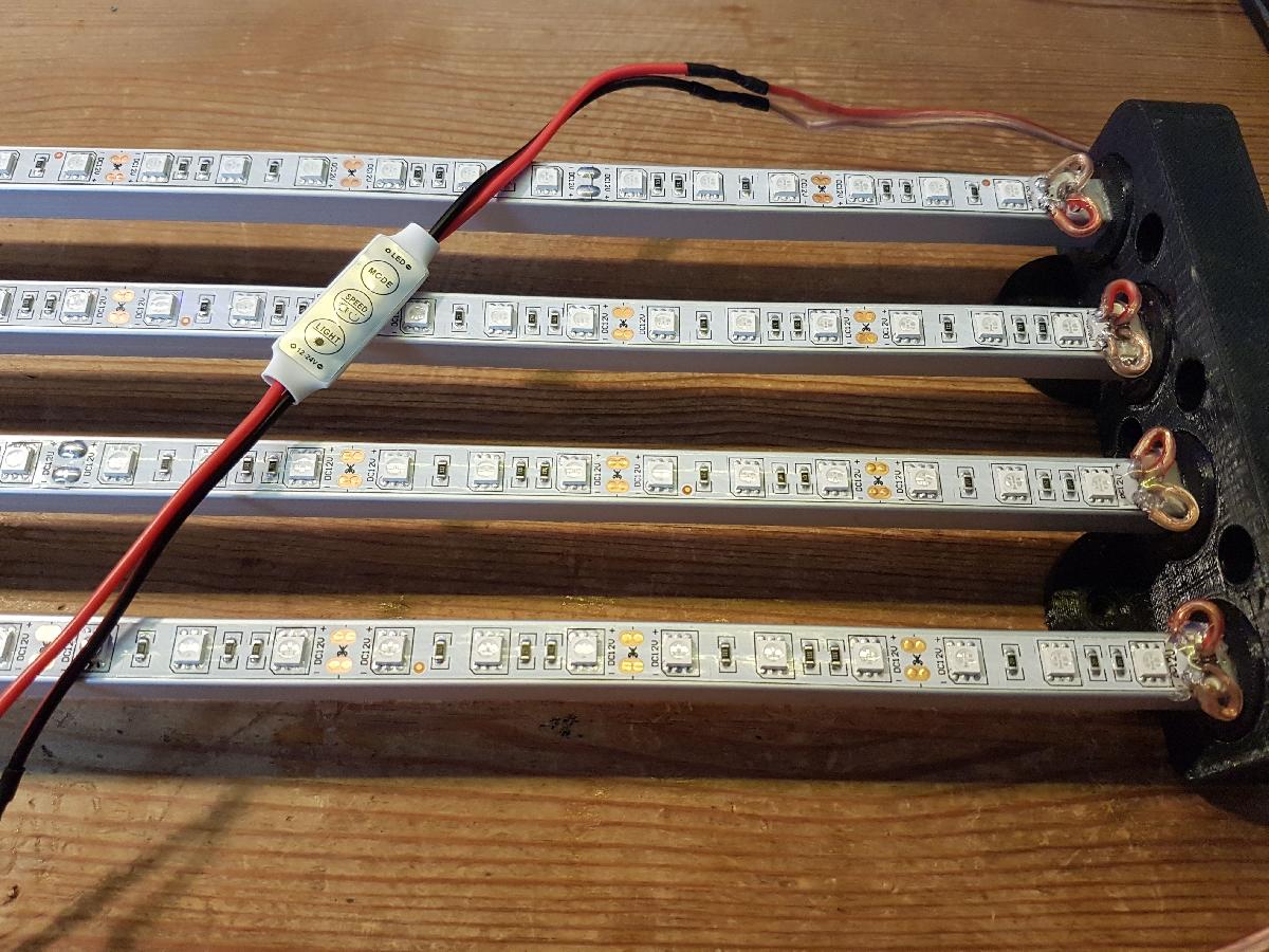 FITA DE LED 12V V3 (sem necessidade de parafusos)    Cor da luz selecionavel livremente, regulavel