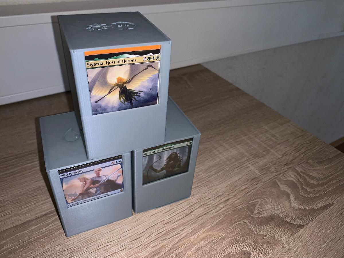 Caixa de deck para Commander com simbolos de mana em cima (Personalizavel)