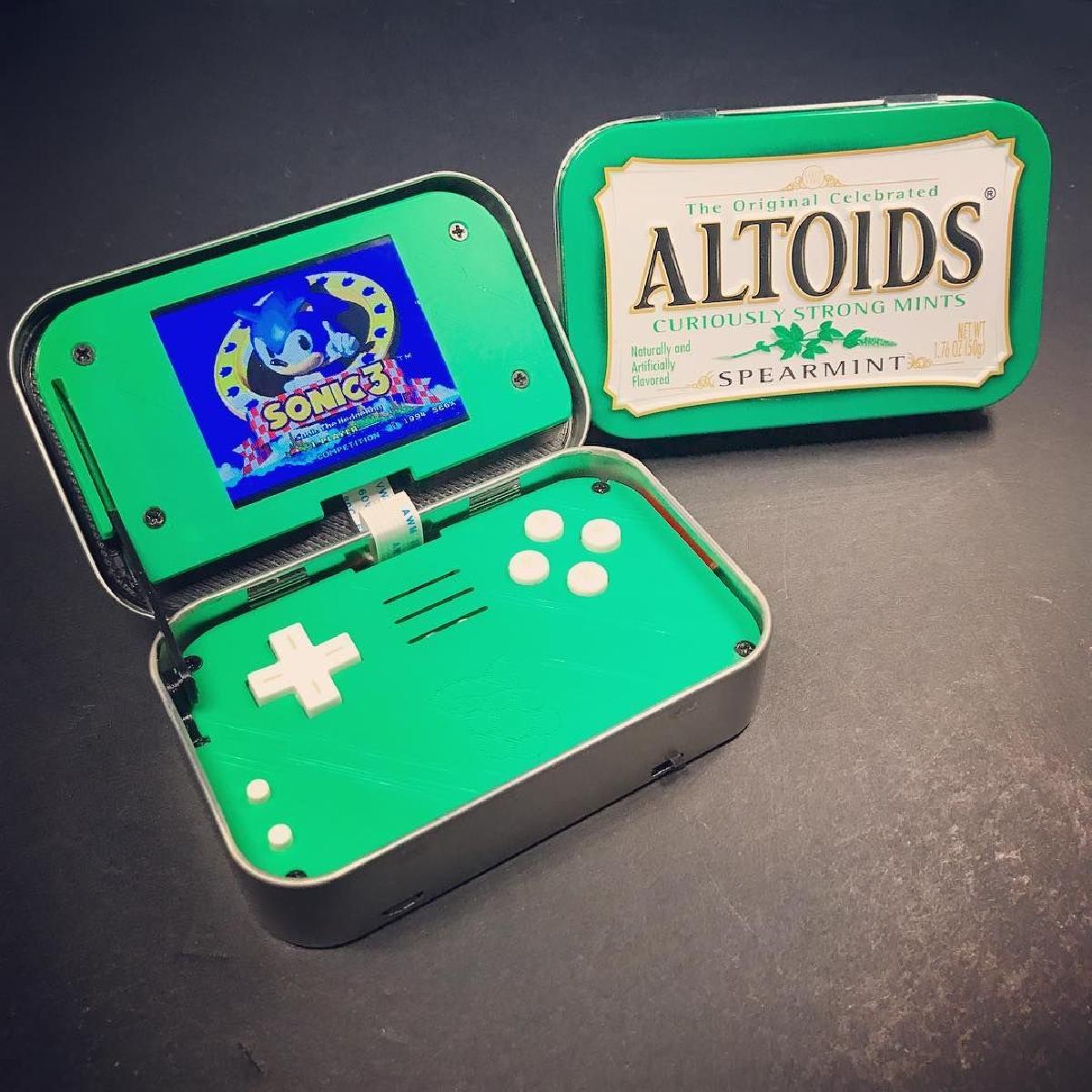 mintyPi (portatil de jogos Raspberry Pi em uma lata de menta Altoids!)