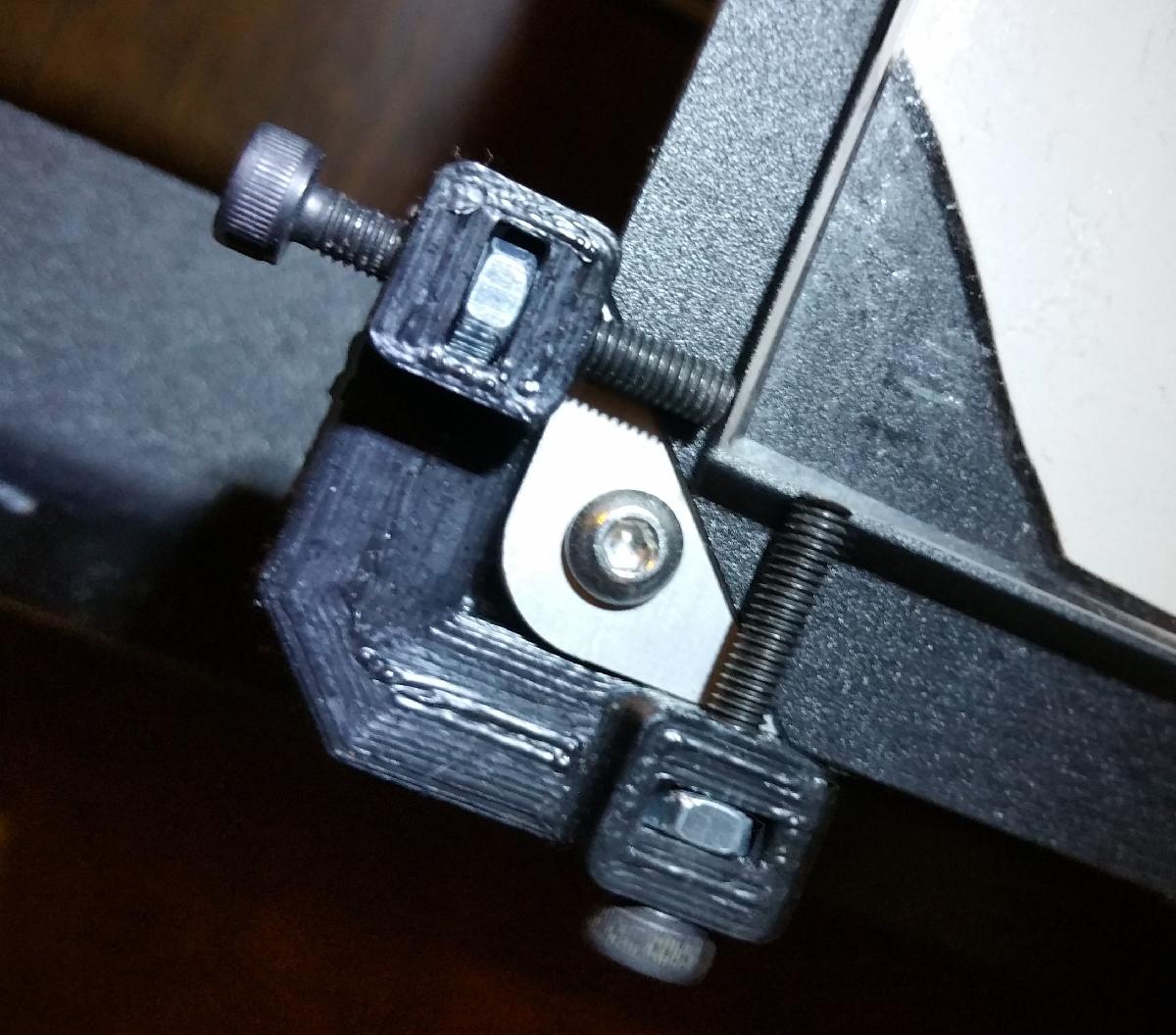 Clipes de canto para cama de vidro Monoprice Maker Select v2