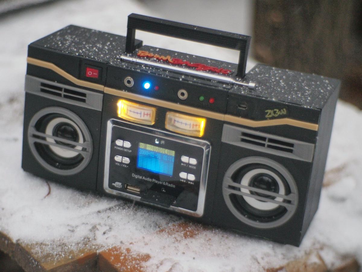 Boombastic   tocador de musica portatil old school
