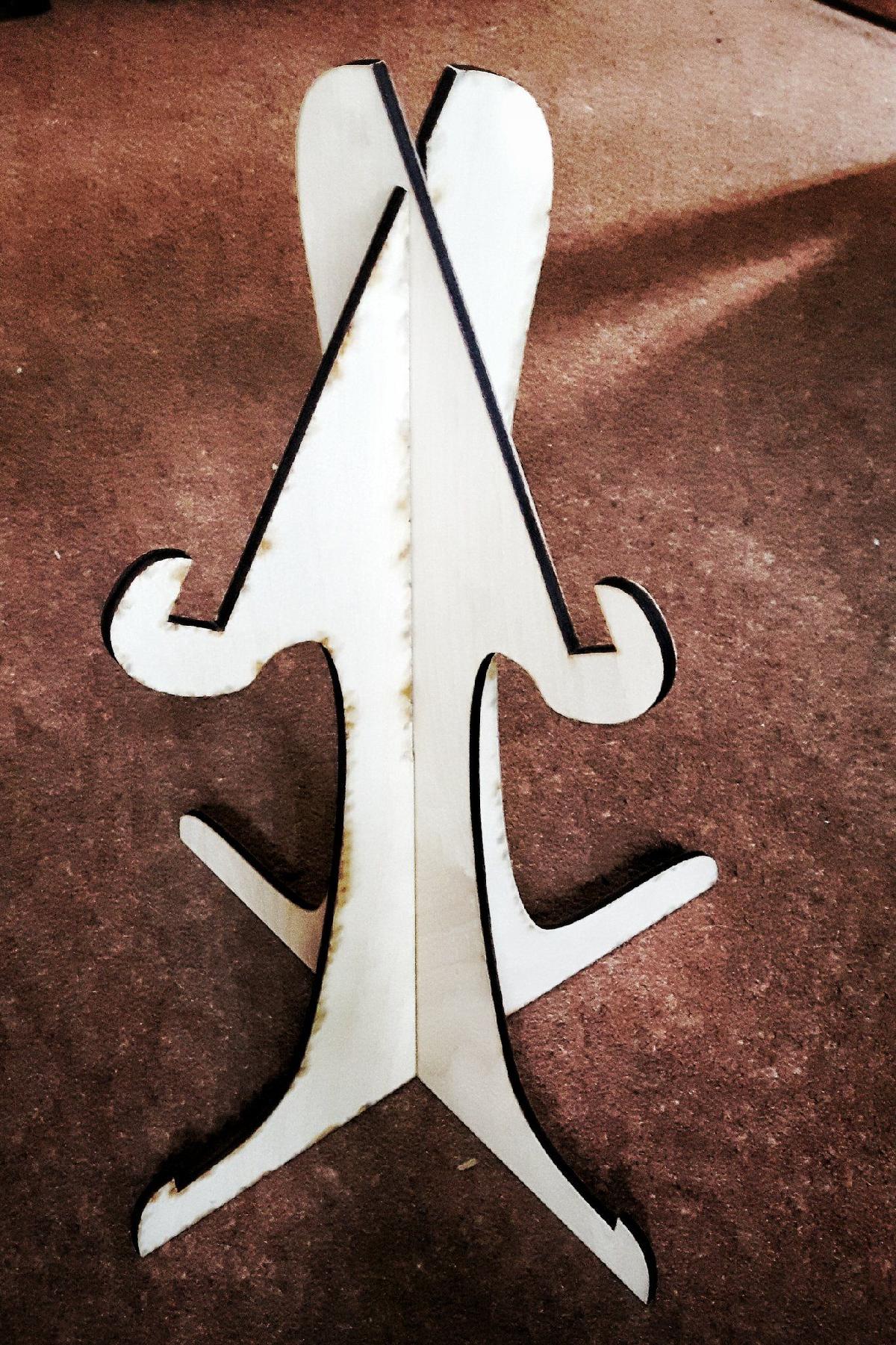 Suporte Ergonomico para iPad Cortado a Laser