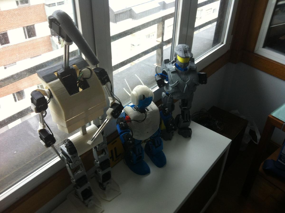 NANO ROBI. BIOLOID AX 12