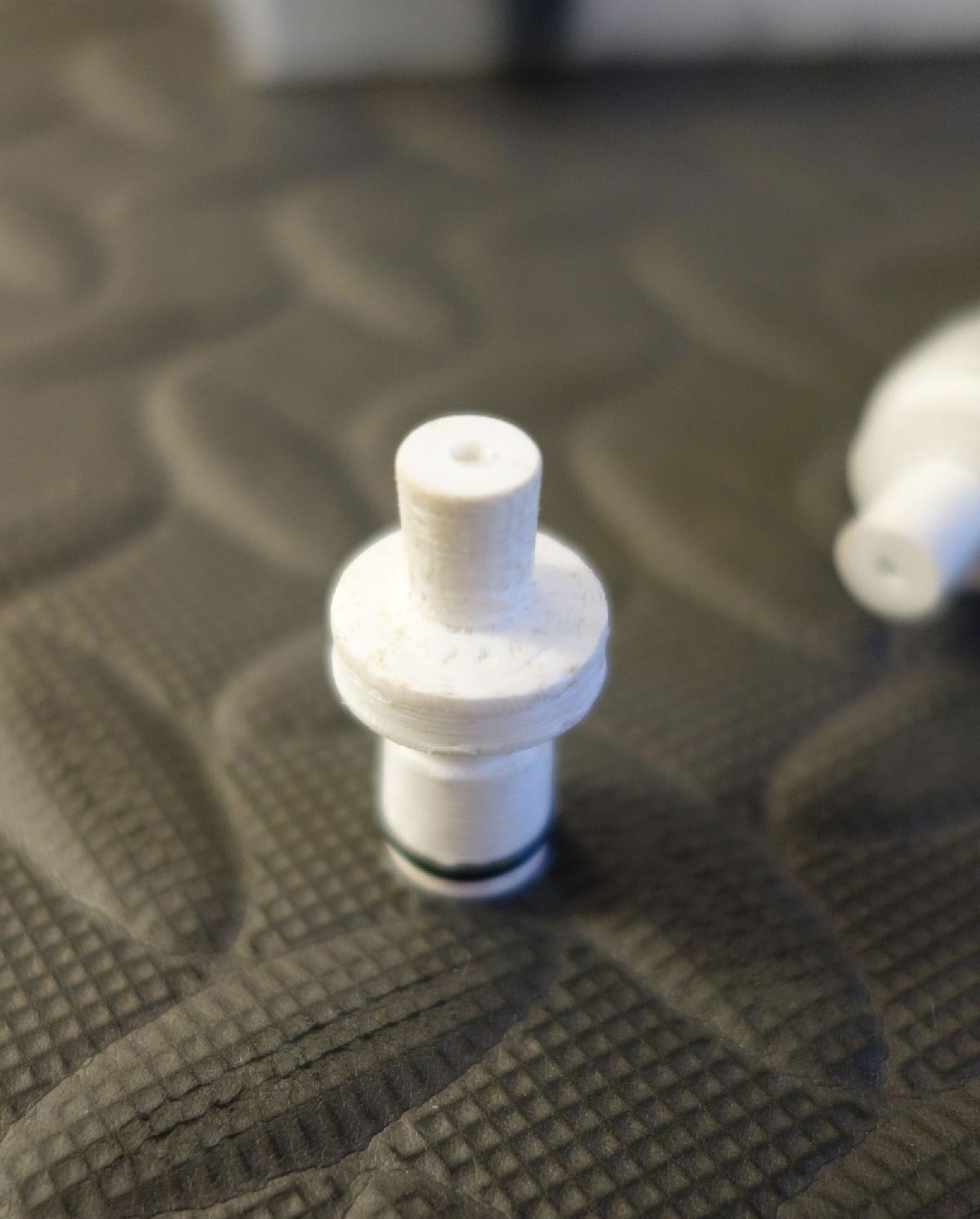 Adaptador de mangueira com bico de spray para irrigacao de feridas