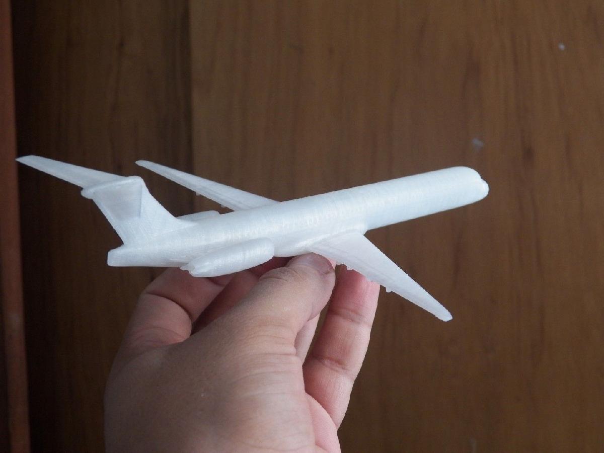 MODELO EM ESCALA DE AERONAVES MD80