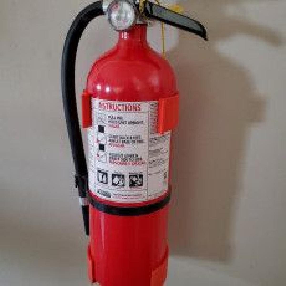 Suporte para extintor de incendio   10 lb, 4,5 diametro, (115mm)