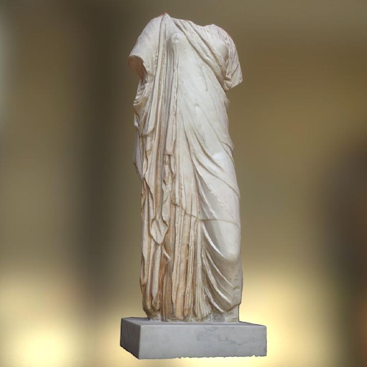 Mulher associada ao Culto de Isis