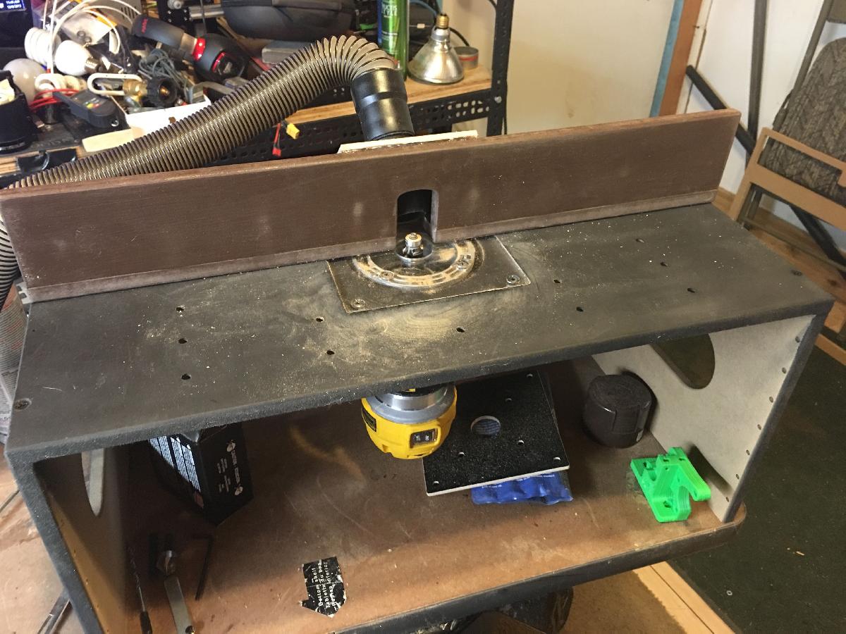 mesa de roteador Dewalt 611
