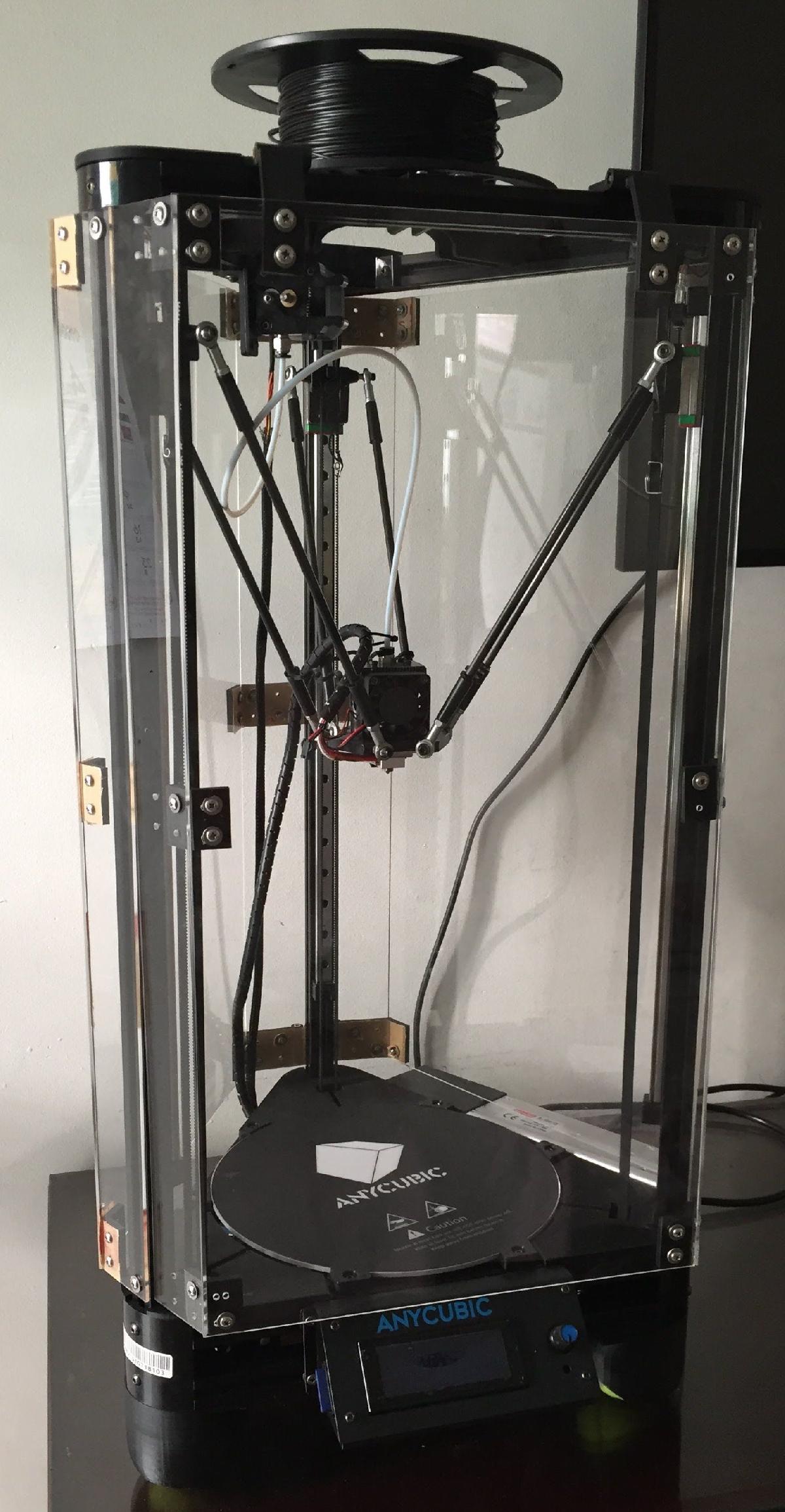 Impressora 3D Kossel / Delta com fechamento
