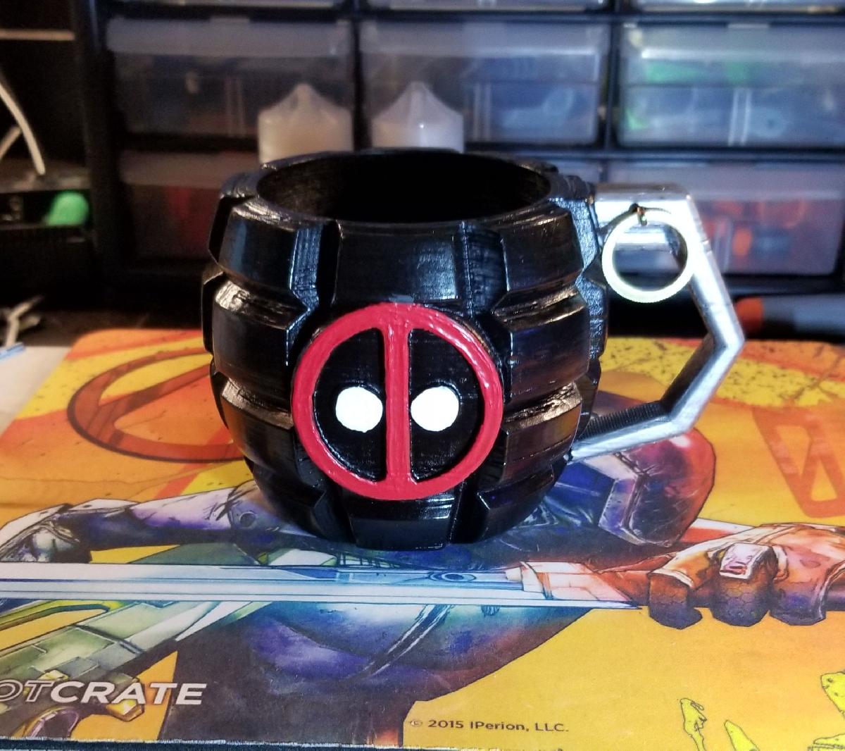 Caneca Deadpool Grenade