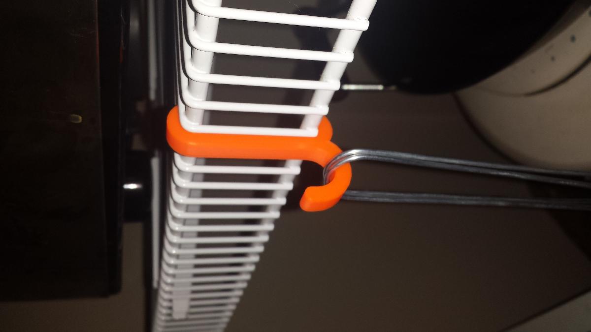 Gancho de encaixe para prateleiras de arame ClosetMaid