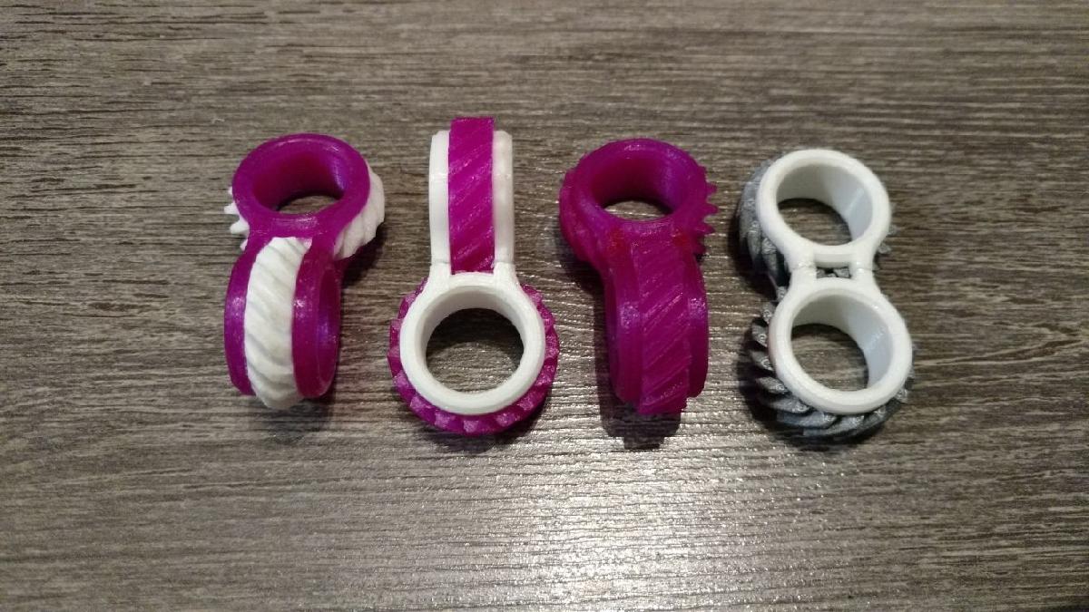 Brinquedo Antistress de Engrenagem Helicoidal Pequena