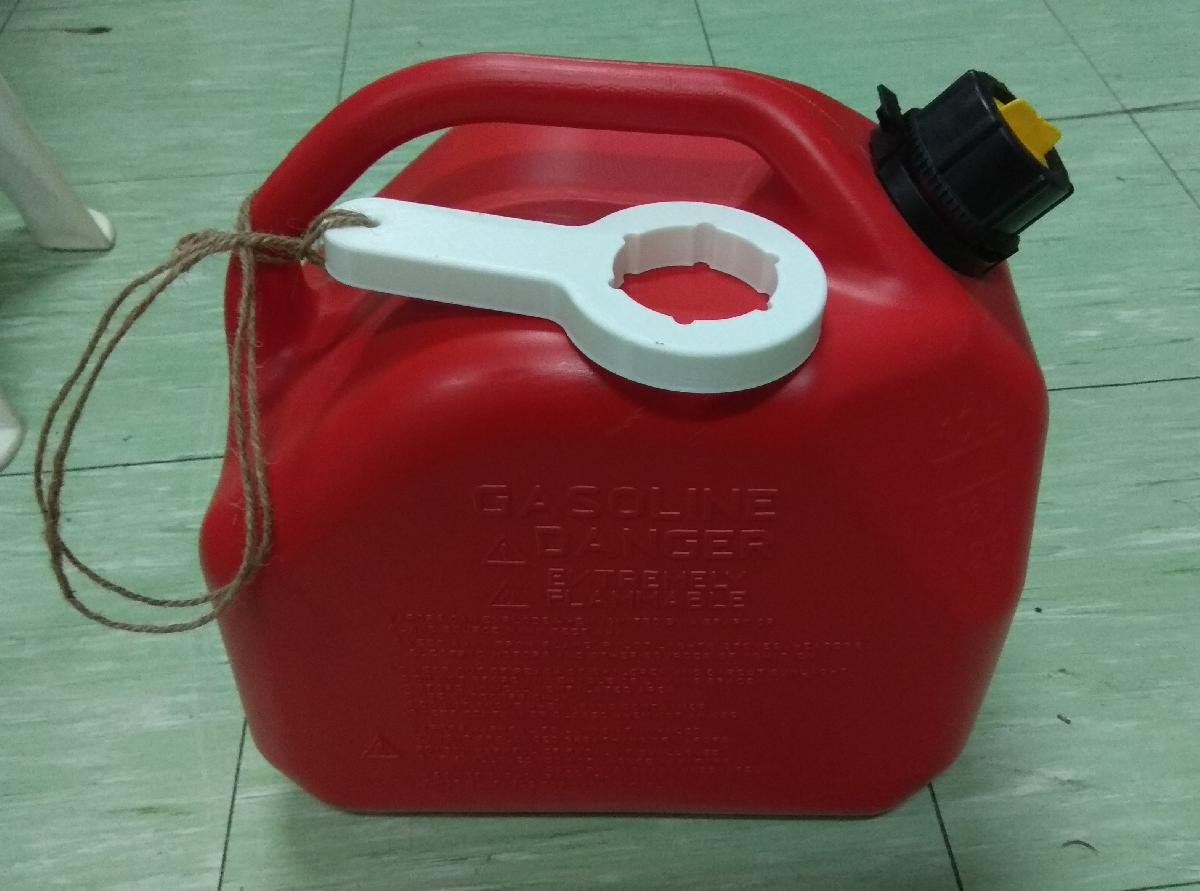 Abridor de latas de combustivel Scepter