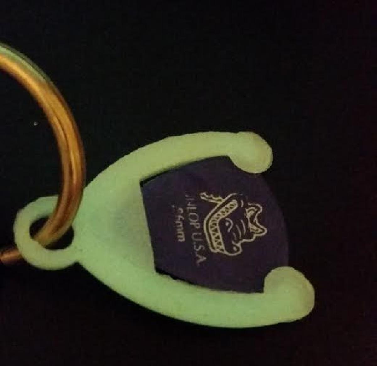 Suporte de palheta de guitarra melhorado com chaveiro