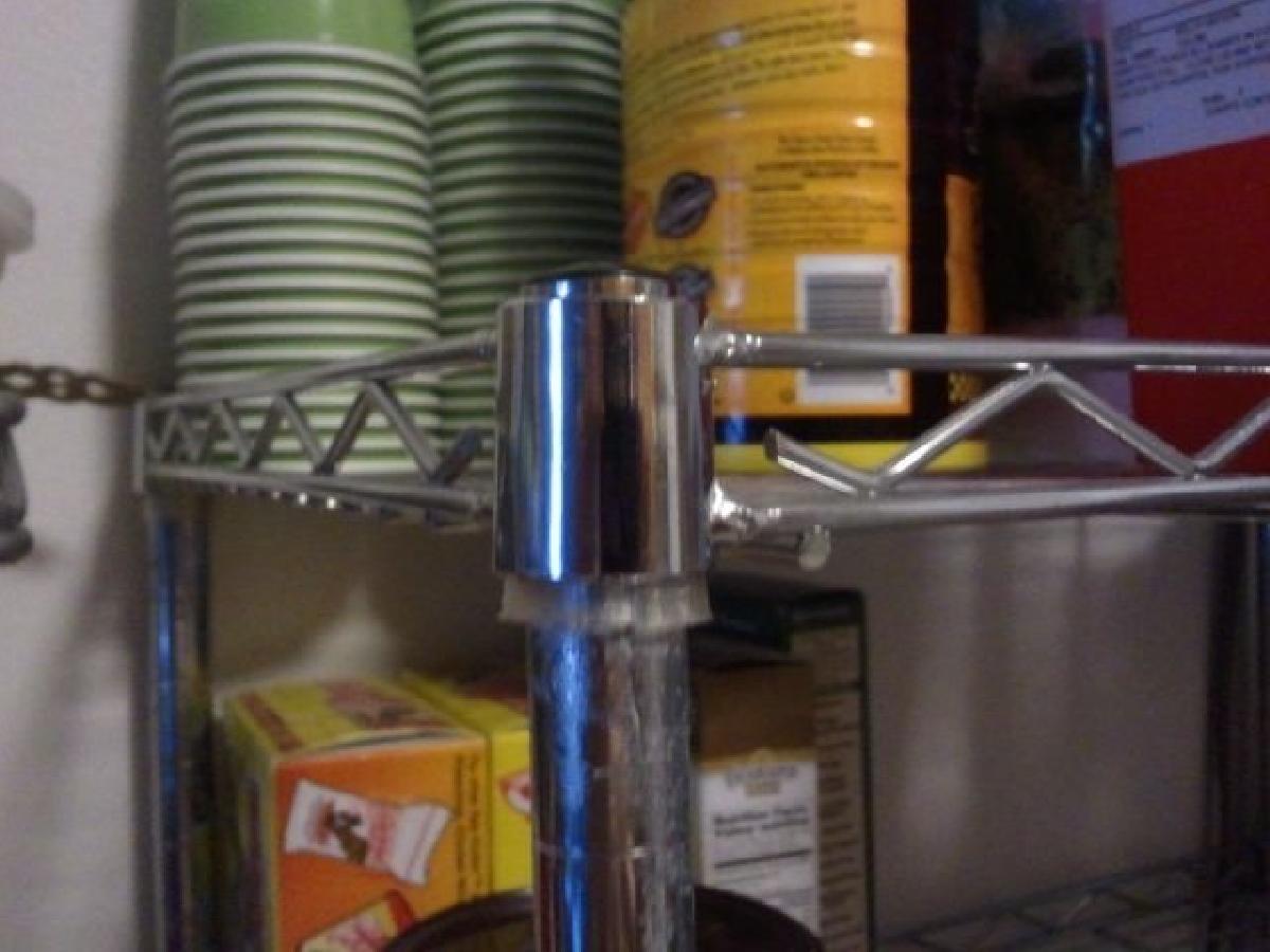 Pecas em cunha para prateleiras de arame