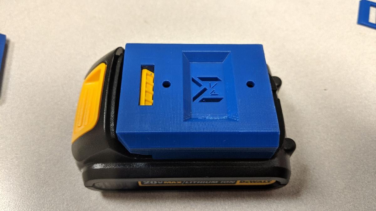 Dewalt 20V Suporte da bateria + tampa (V6 18 11 09)