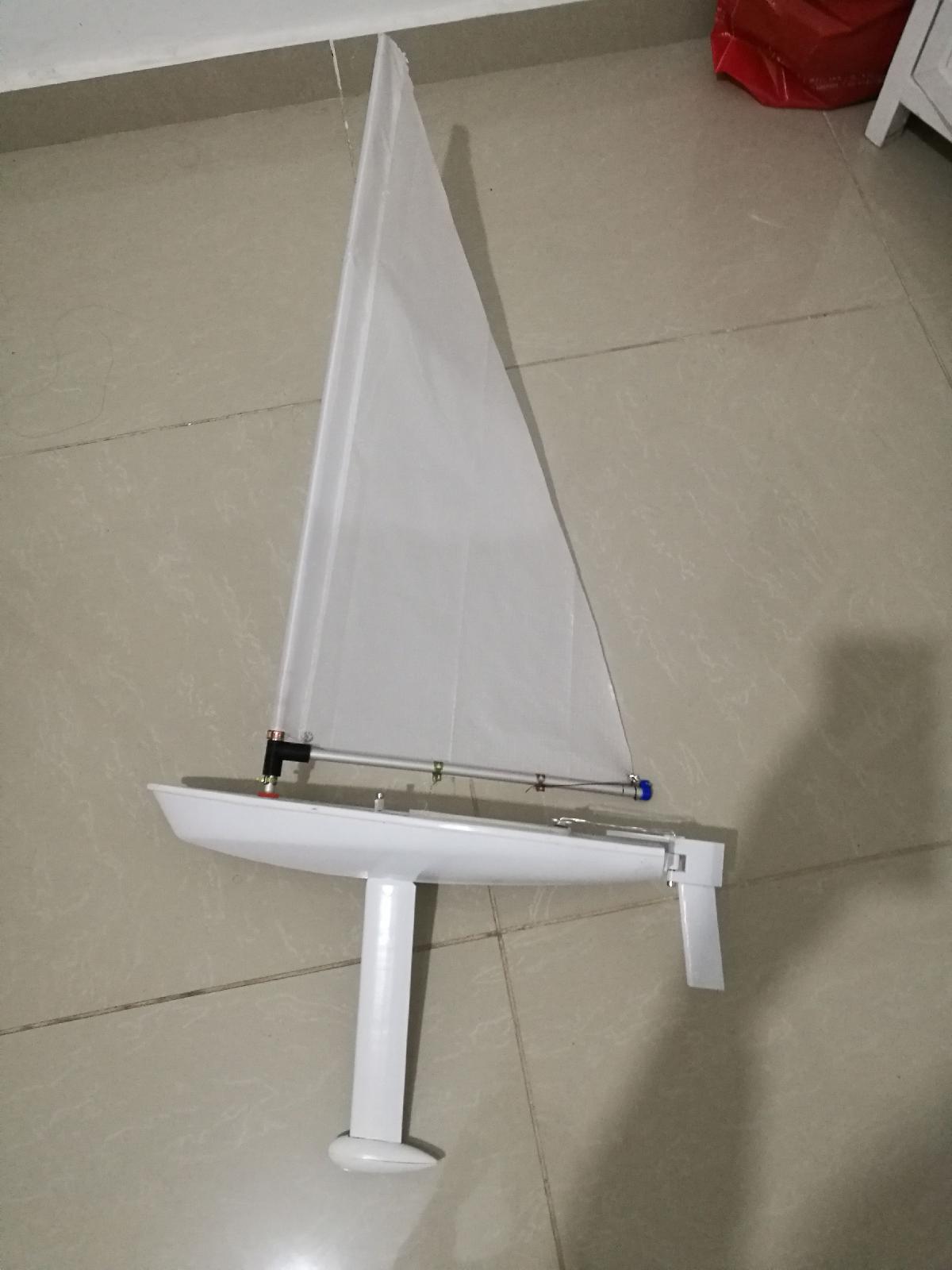 Barco a vela dinghy RC