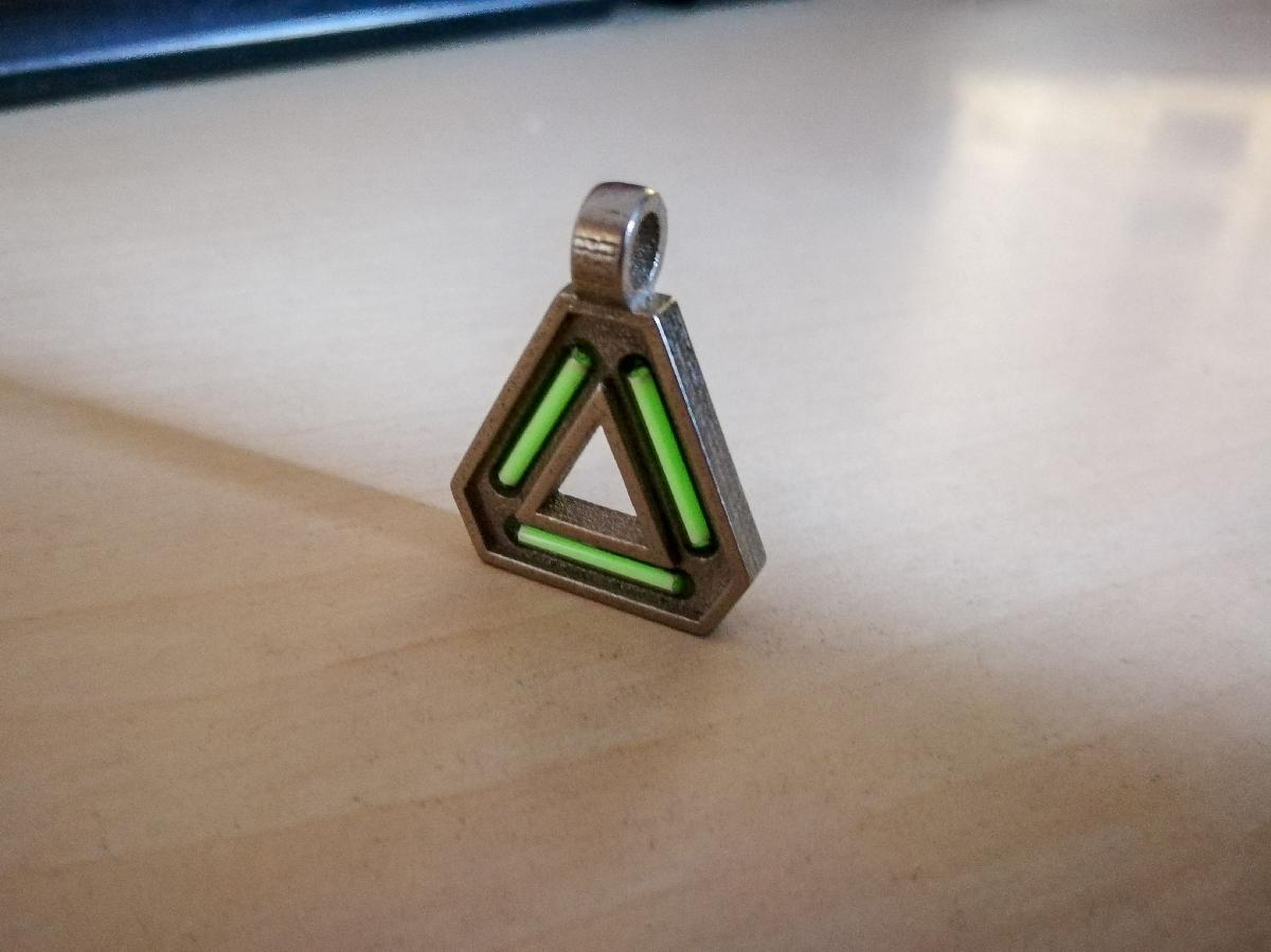 Colar Triangulo de Tritio