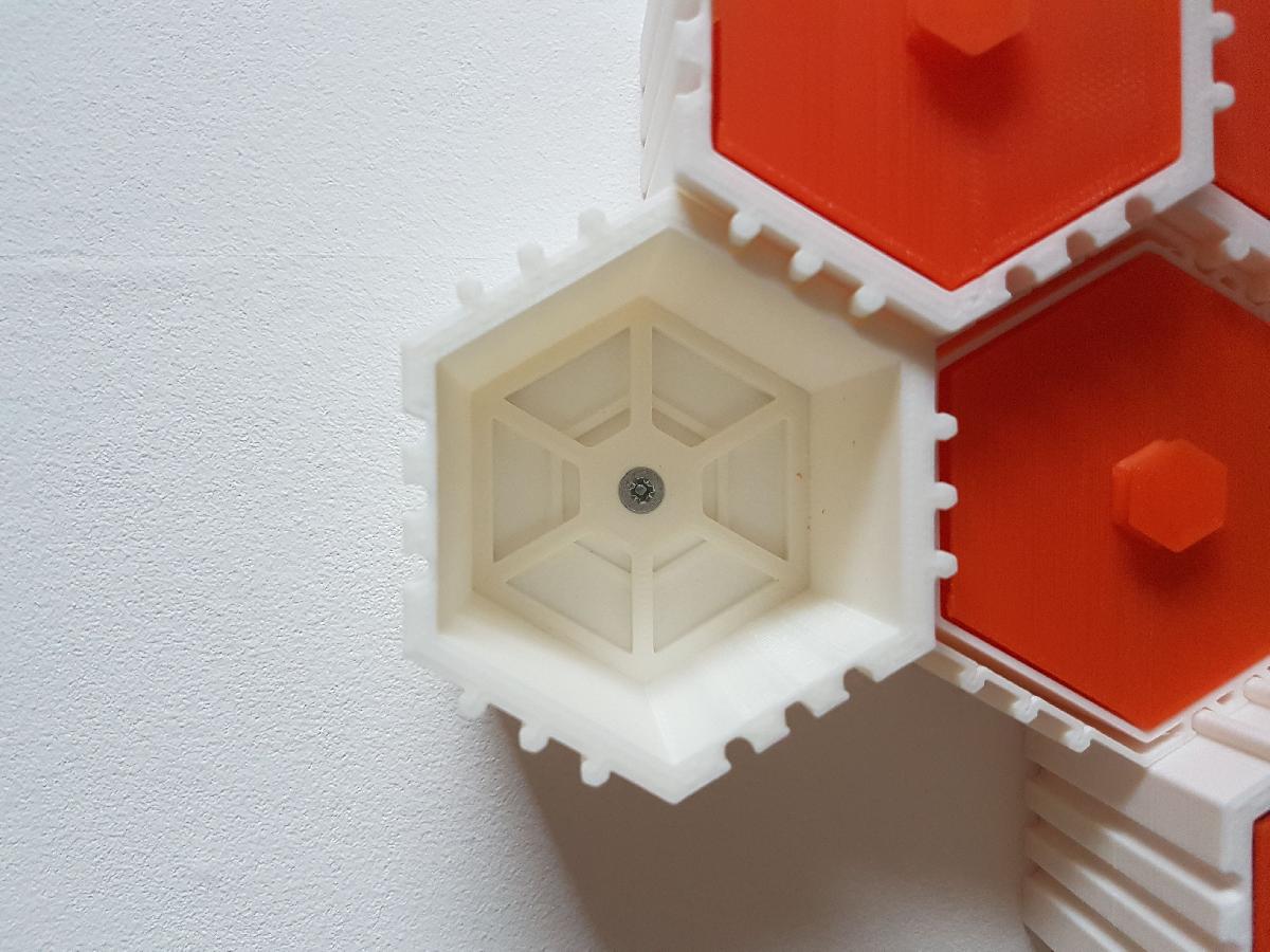 A HIVE   Modulo com suporte para montagem na parede