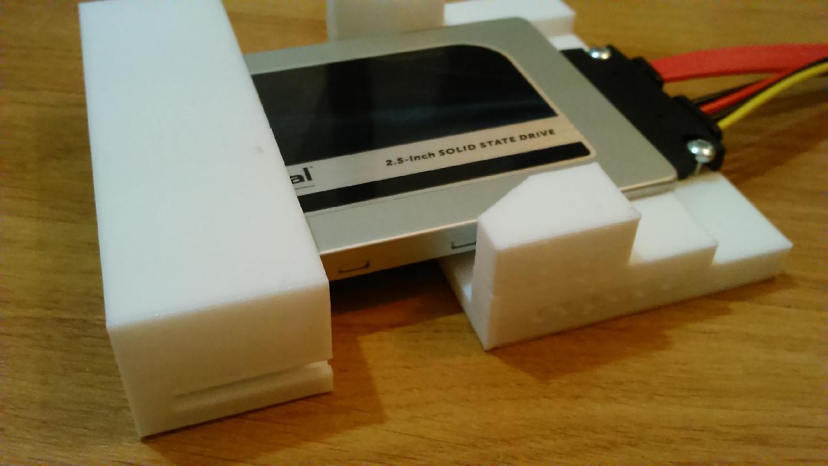 adaptador sem bandeja para SSD hotswap de painel frontal de 3,5 polegadas