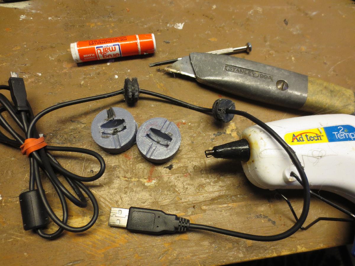 Gerador de sobre molde de grommet em cabo