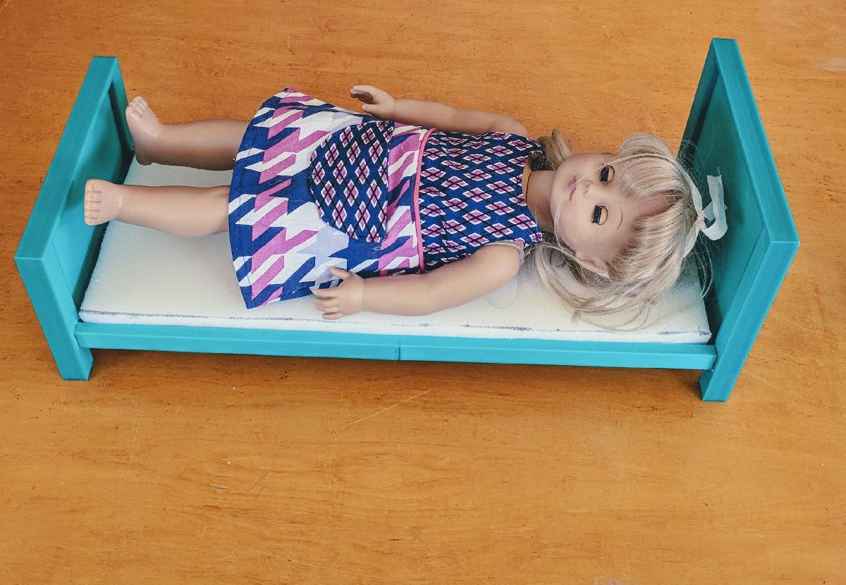Cama de boneca de 18
