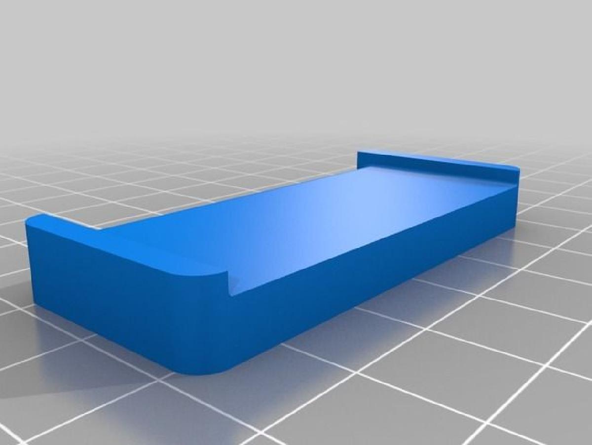 Espacador de espelho sobre a porta Ikea Garnes