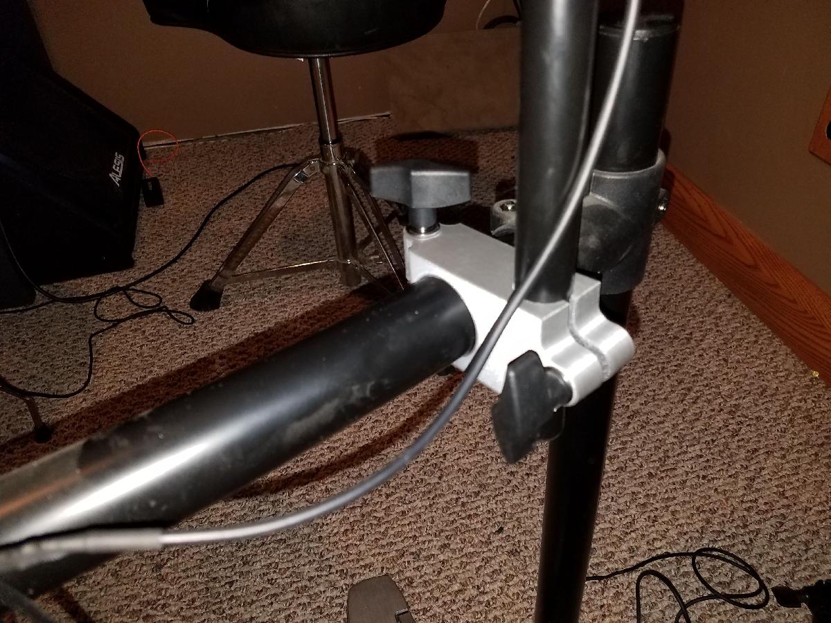 Bracadeira do Rack de Bateria Roland