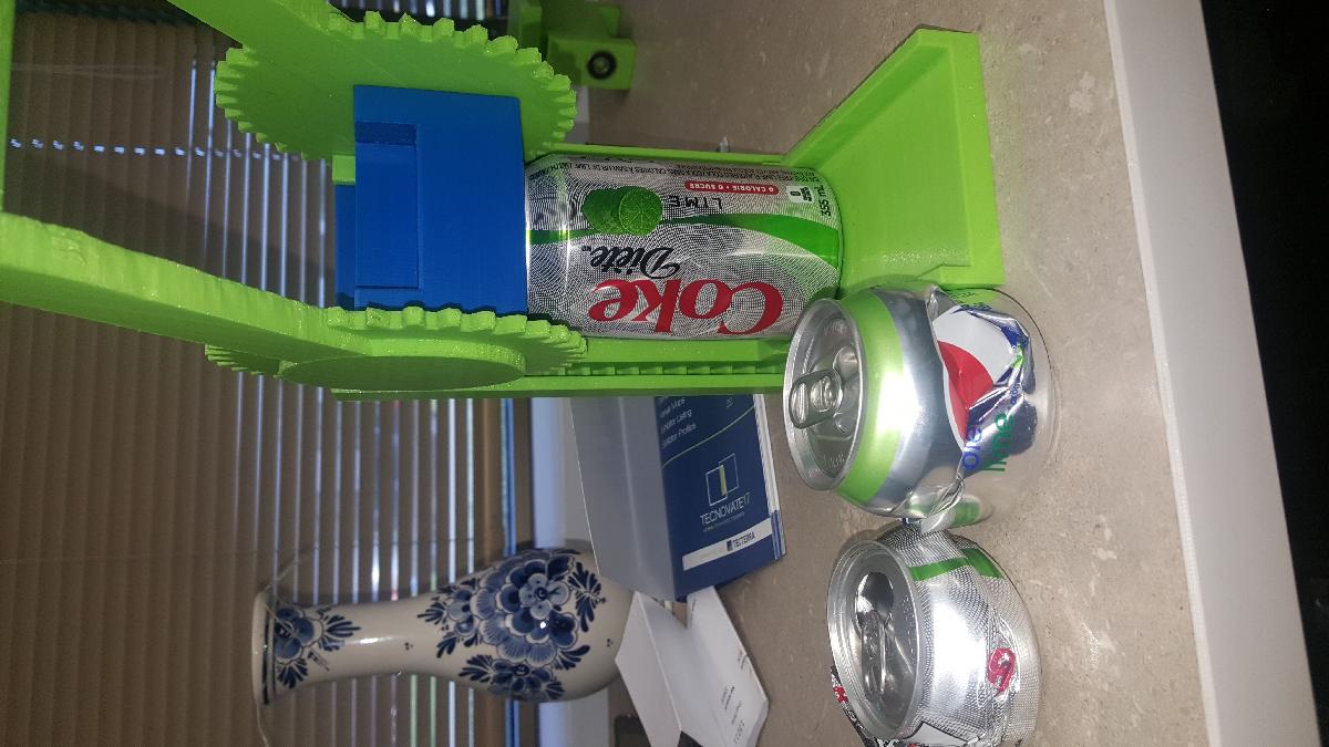 Triturador de latas de refrigerante