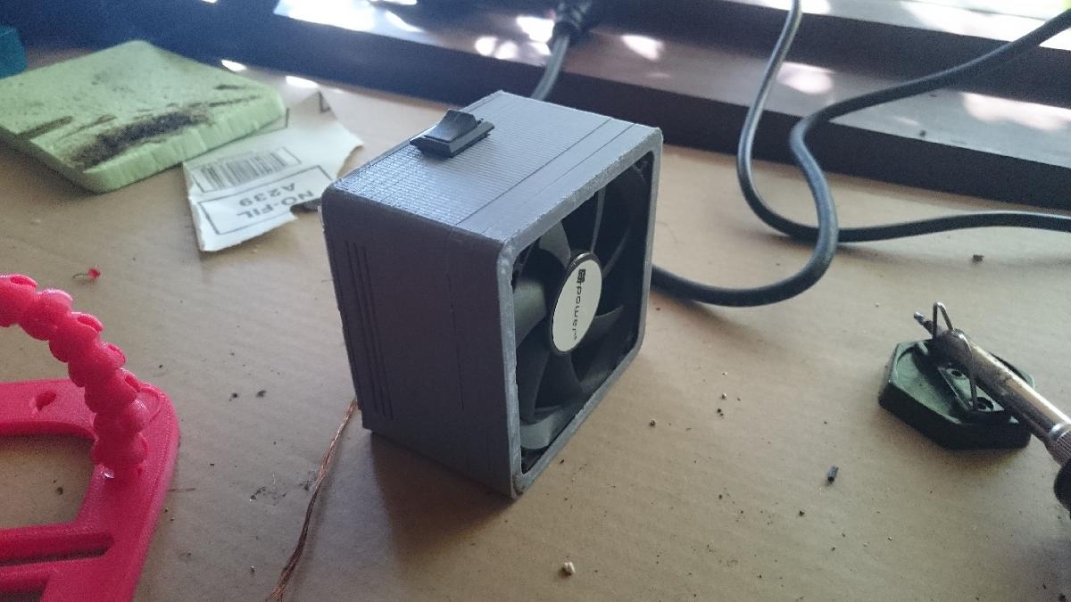 Extrator de Fumaca Portatil Alimentado por Bateria