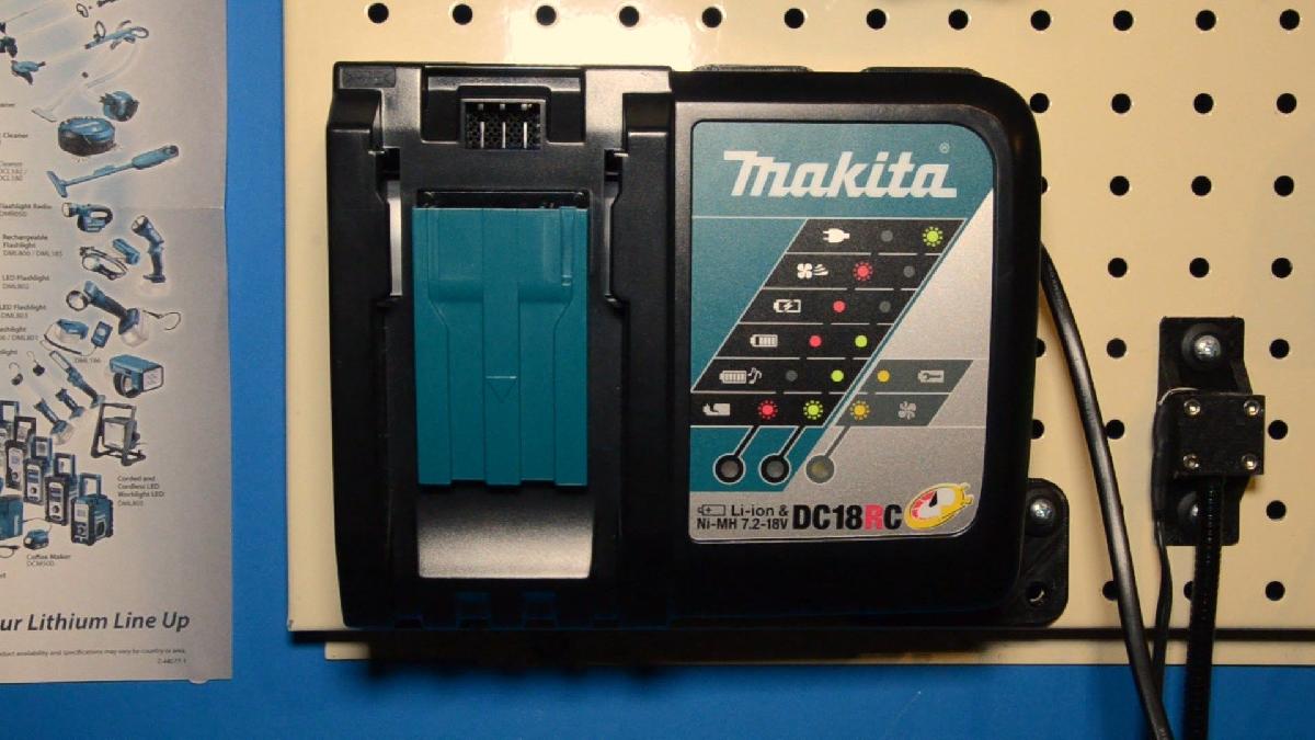 Suporte Magnetico para Painel de Furadeira Makita DC18RC 1