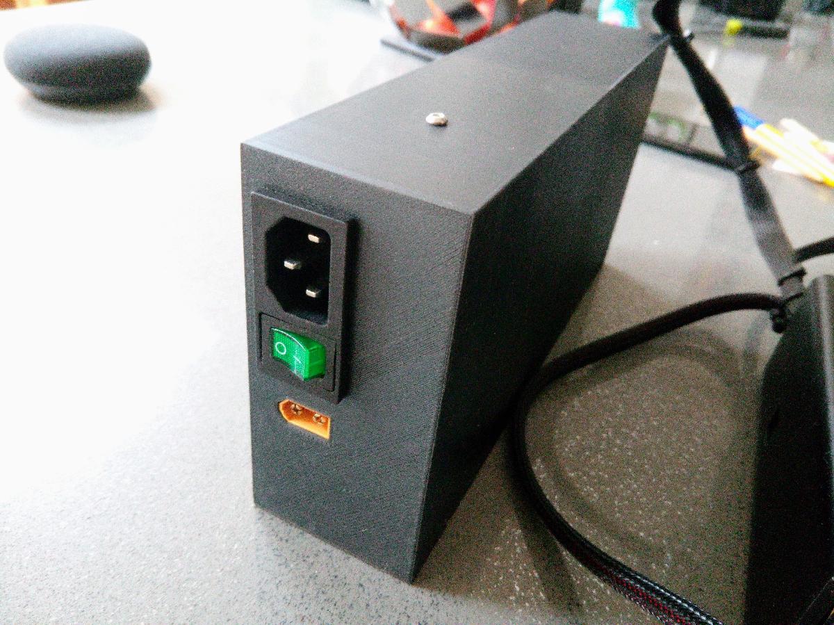 Capa de PSU com Interruptor e Conector XT60